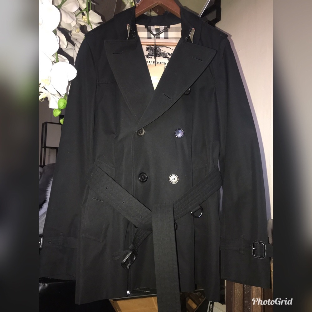 AUTHENTIC Burberry Trench Coat🖤